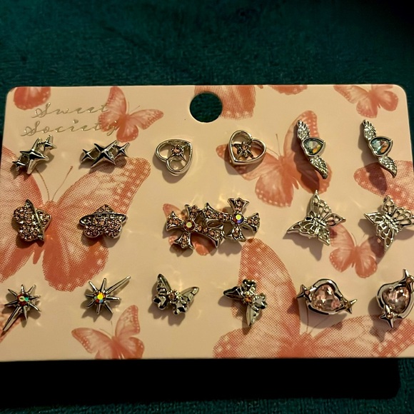 Earring pack - Picture 4 of 6